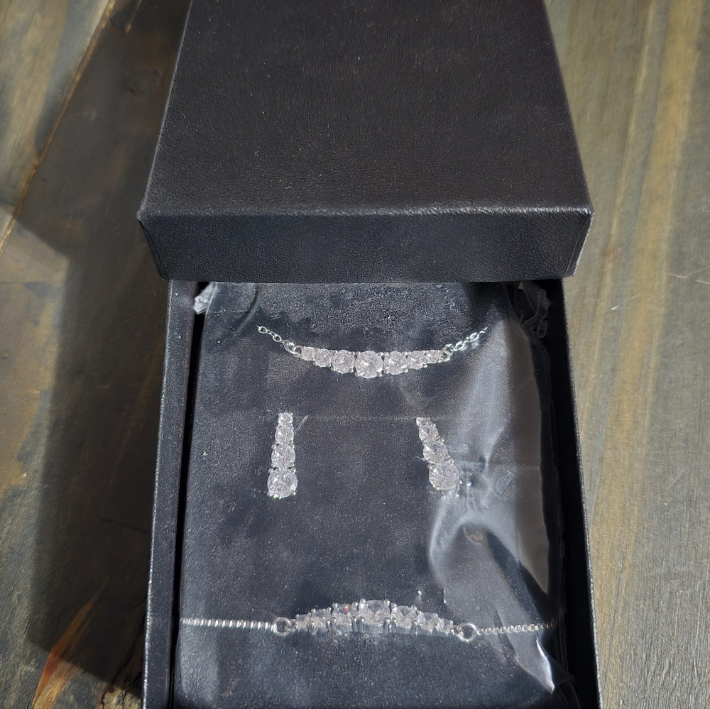 NIBJewelry set